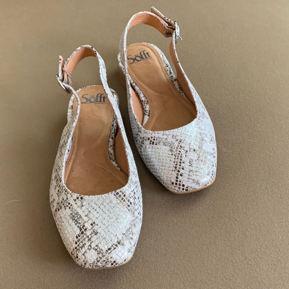 Söfft leather sling-back flat